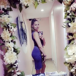 Meet your Posher, Thea